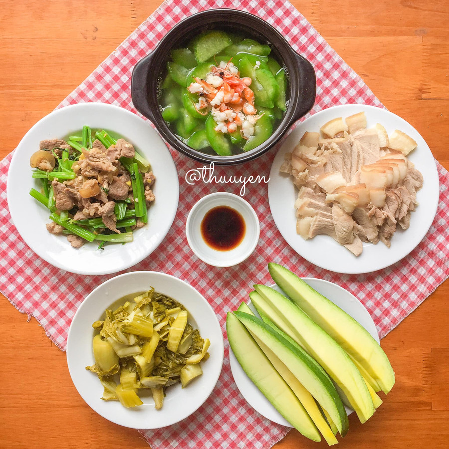 Ở nhà mùa dịch COVID-19, thiếu nữ Hải Dương trổ tài nấu ăn khiến dân mạng khen hết lời ảnh 3