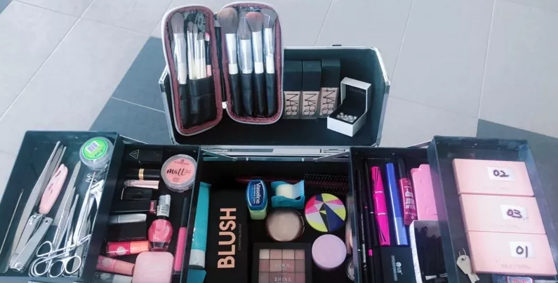 Chia sẻ công việc thu nhập khủng nhưng không phải ai cũng dám làm, cô nàng 20 tuổi gây "bão" mạng ảnh 1