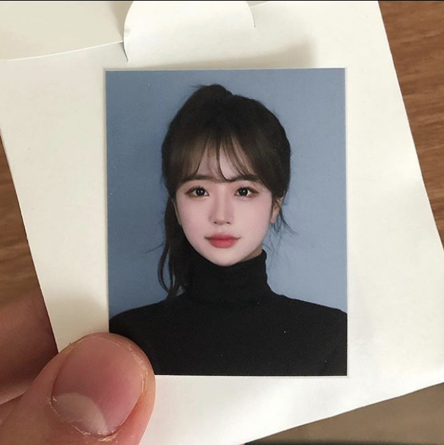 Chỉ là ảnh thẻ thôi cũng khiến dân tình xốn xang!