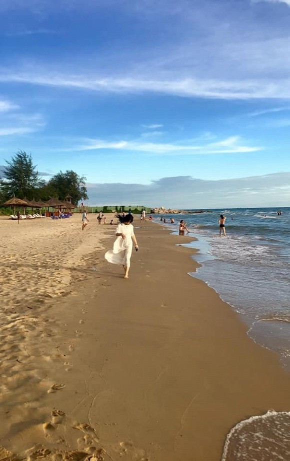 Sau 4 năm bố mất, con gái nghệ sĩ Trần Lập đã lớn xinh đẹp, dịu dàng như thiếu nữ ảnh 5