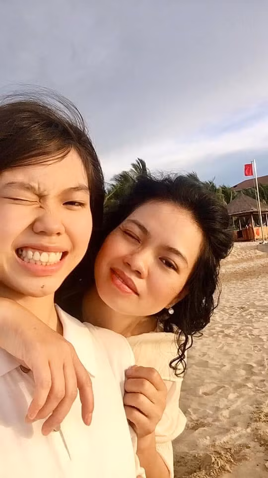 Sau 4 năm bố mất, con gái nghệ sĩ Trần Lập đã lớn xinh đẹp, dịu dàng như thiếu nữ ảnh 2