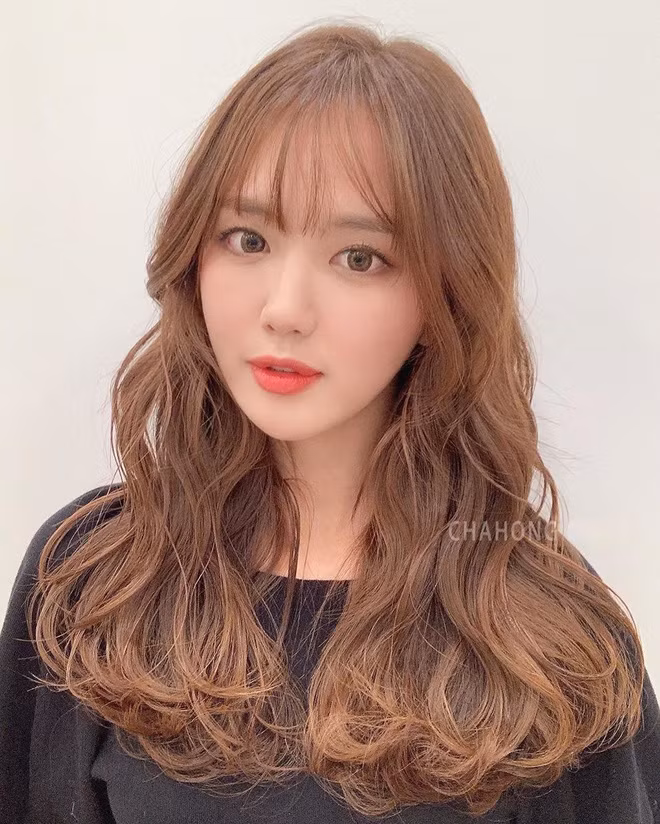 5 kiểu tóc uốn nhẹ nhàng, sang chảnh cho mùa Thu ảnh 6