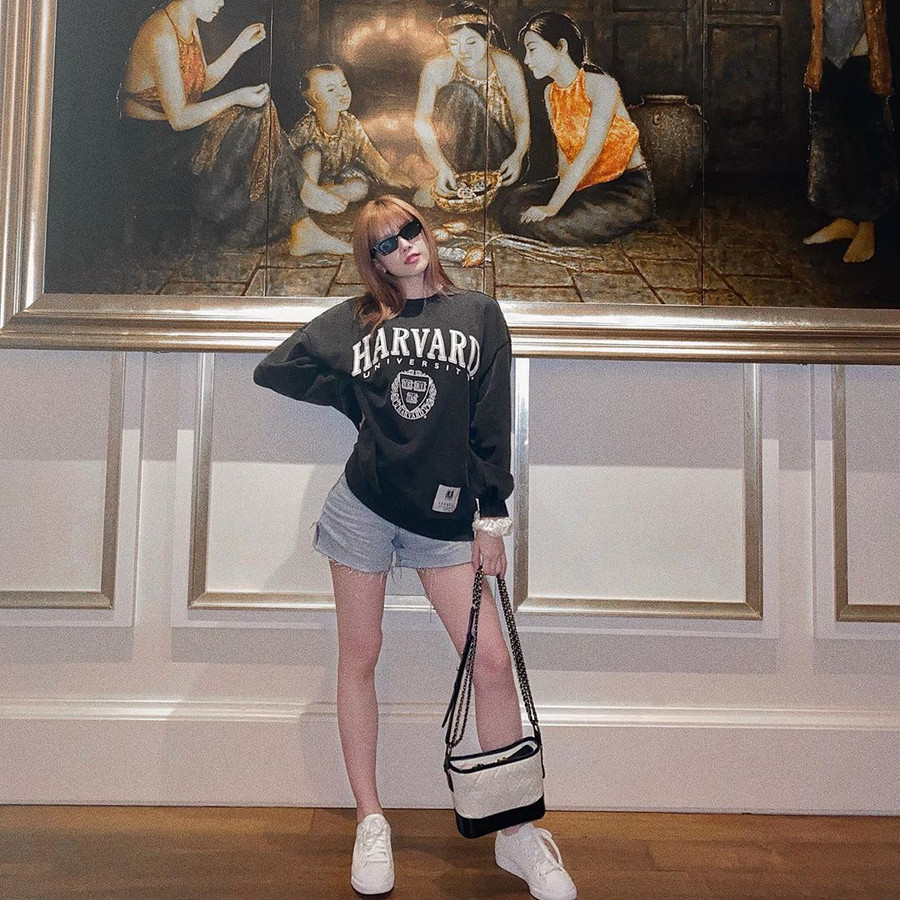 Style khác lạ của Thiều Bảo Trâm sau ồn ào chia tay ảnh 9