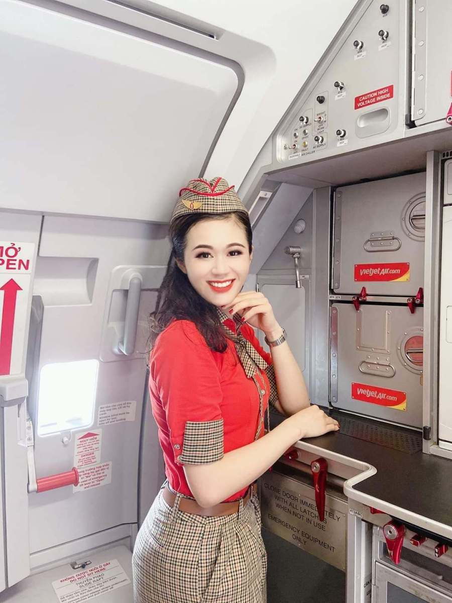 Có thể thấy dù là hãng bay nào thì các tiếp viên cũng đều đeo đồng hồ. (Nguồn: Internet). Có thể thấy dù là hãng bay nào thì các tiếp viên cũng đều đeo đồng hồ. (Nguồn: Internet).