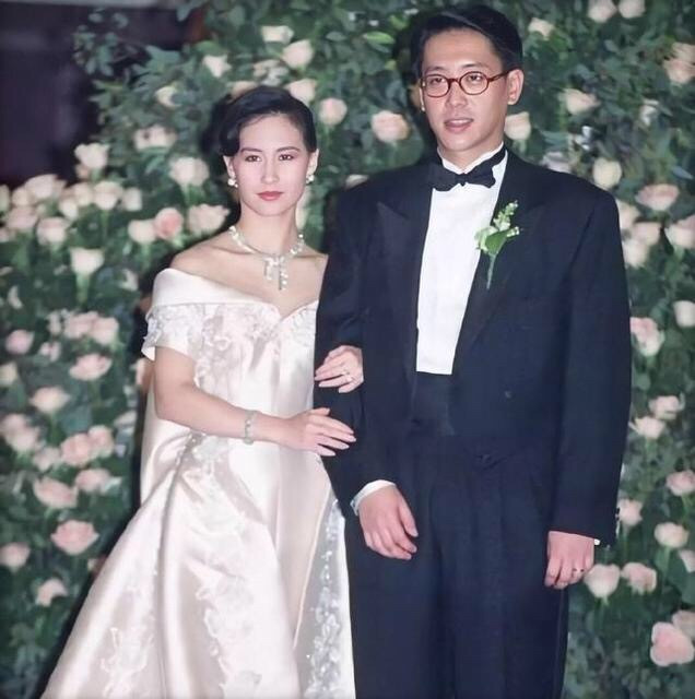 Ảnh cưới của Hà Siêu Quỳnh và Hứa Tấn Hanh. Ảnh cưới của Hà Siêu Quỳnh và Hứa Tấn Hanh.