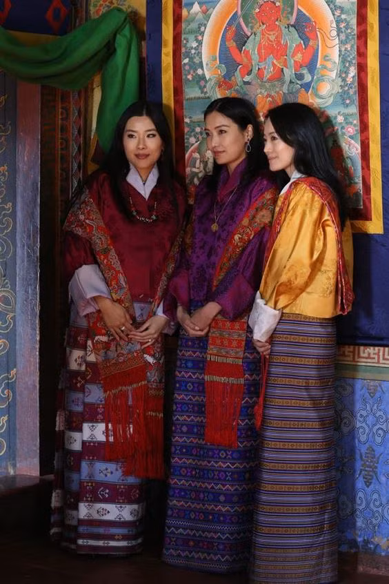 Gia đình cực phẩm của Hoàng hậu "vạn người mê" Bhutan: Em trai trở thành phò mã, chị gái lấy hoàng tử có vẻ đẹp hoàn mỹ - Ảnh 7.