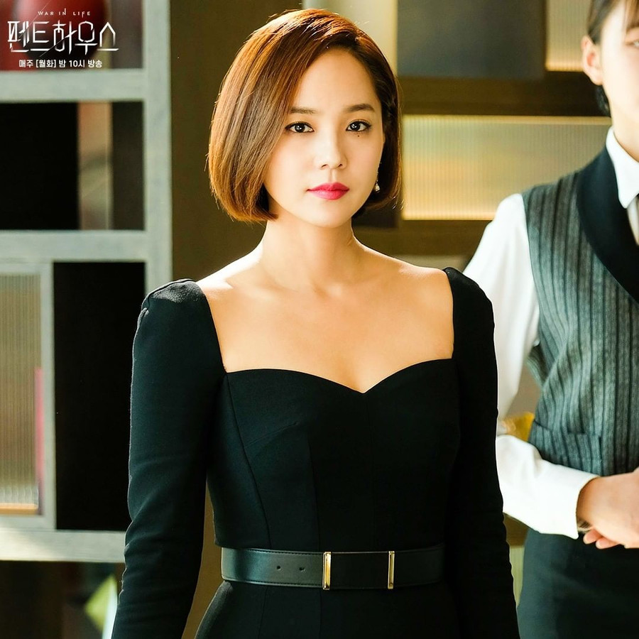 5 mẫu váy sang chảnh thượng lưu, lại tôn dáng của hội chị đẹp "Penthouse" ảnh 4