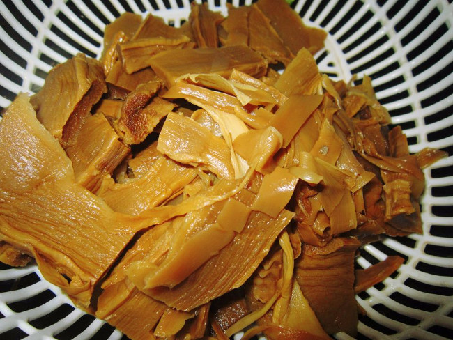 Canh măng - chân giò là món ăn không thể thiếu mỗi dịp Tết đến, chị em muốn nấu ngon cần nằm lòng các thao tác sau đây! - Ảnh 5. Canh măng - chân giò là món ăn không thể thiếu mỗi dịp Tết đến, chị em muốn nấu ngon cần nằm lòng các thao tác sau đây! - Ảnh 5.