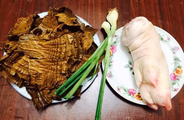 Canh măng - chân giò là món ăn không thể thiếu mỗi dịp Tết đến, chị em muốn nấu ngon cần nằm lòng các thao tác sau đây! - Ảnh 2. Canh măng - chân giò là món ăn không thể thiếu mỗi dịp Tết đến, chị em muốn nấu ngon cần nằm lòng các thao tác sau đây! - Ảnh 2.