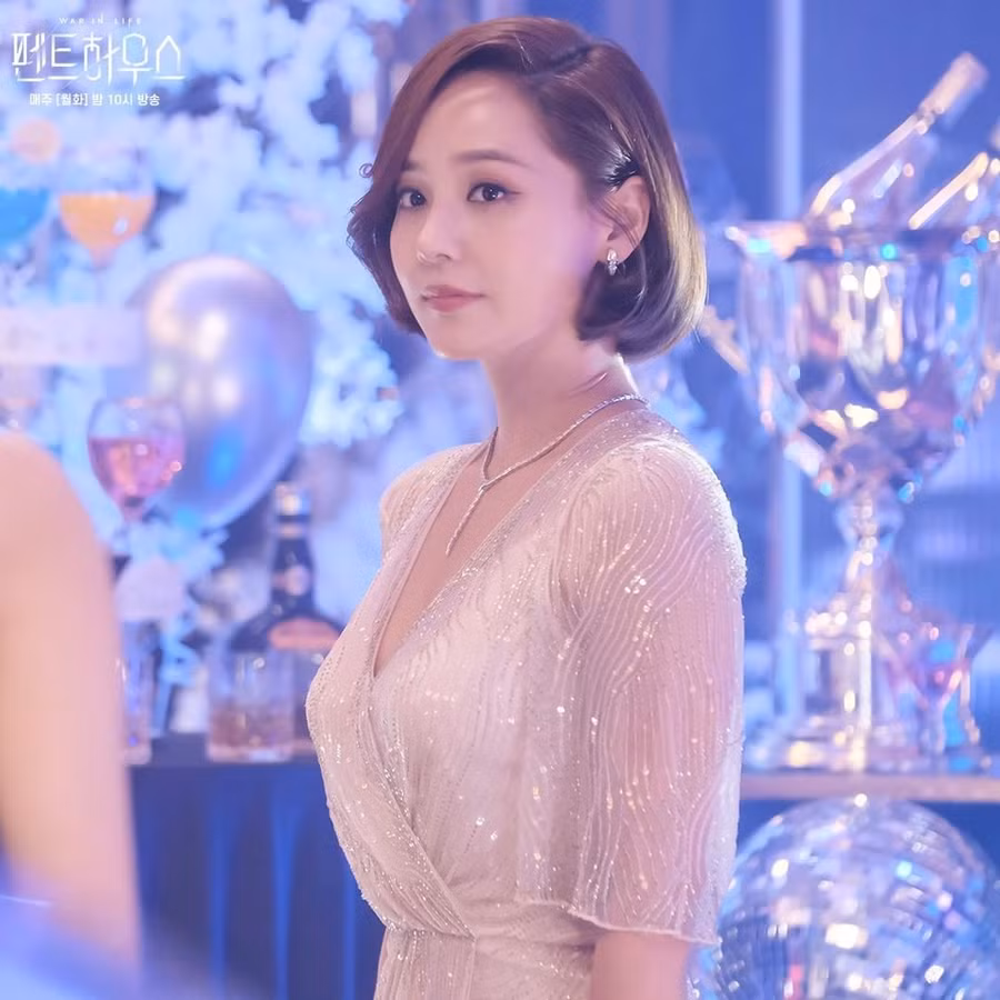 5 mẫu váy sang chảnh thượng lưu, lại tôn dáng của hội chị đẹp "Penthouse" ảnh 17 5 mẫu váy sang chảnh thượng lưu, lại tôn dáng của hội chị đẹp "Penthouse" ảnh 17