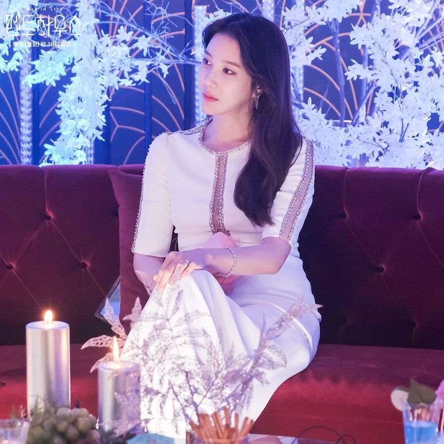 5 mẫu váy sang chảnh thượng lưu, lại tôn dáng của hội chị đẹp "Penthouse" ảnh 15