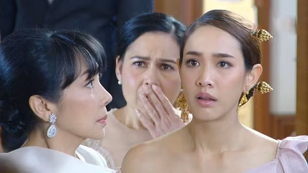 Chăm sóc bố mẹ chồng suốt 8 năm, ngày sinh nhật ông bà tặng "món quà" khiến tôi run rẩy ảnh 1