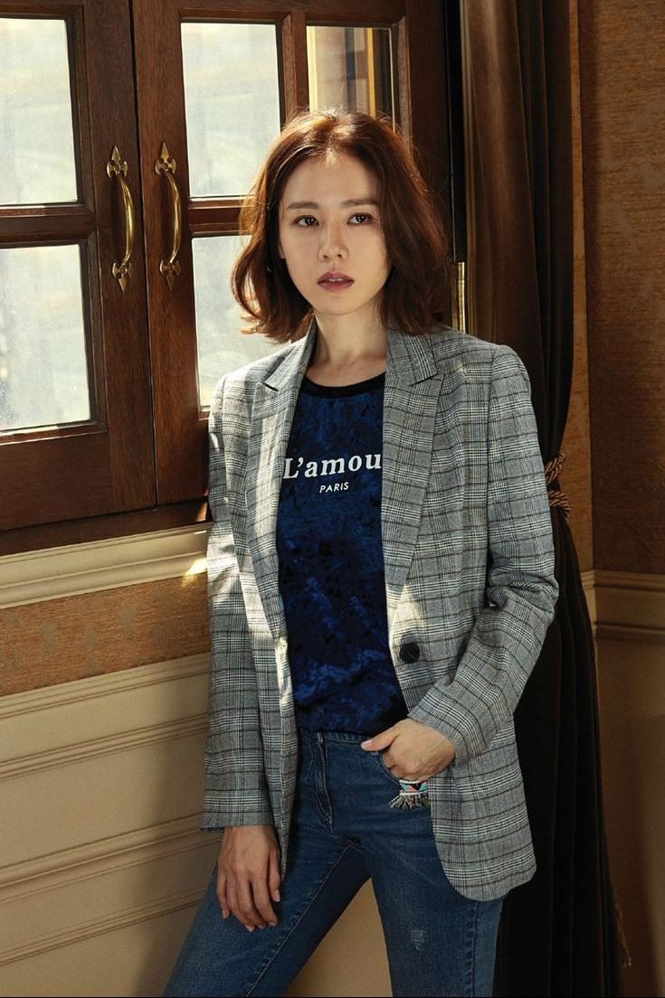 Phụ nữ 30+ có thể học ngay 5 cách diện đồ tinh tế của Son Ye Jin ảnh 25 Phụ nữ 30+ có thể học ngay 5 cách diện đồ tinh tế của Son Ye Jin ảnh 25