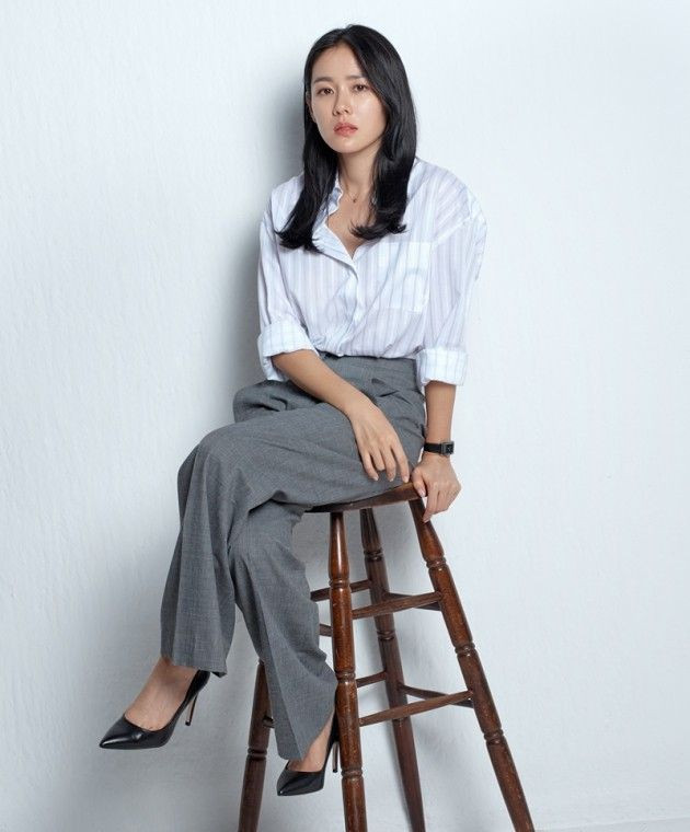 Phụ nữ 30+ có thể học ngay 5 cách diện đồ tinh tế của Son Ye Jin ảnh 13 Phụ nữ 30+ có thể học ngay 5 cách diện đồ tinh tế của Son Ye Jin ảnh 13