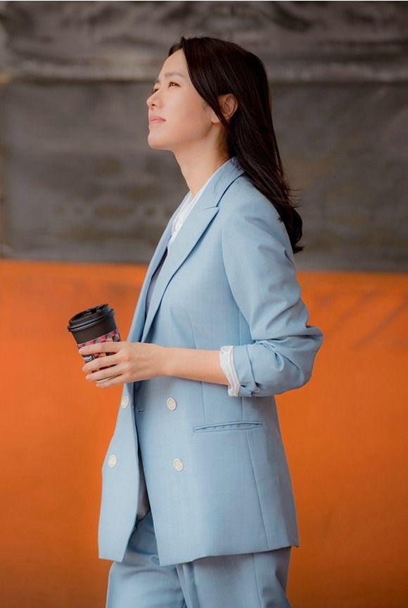Phụ nữ 30+ có thể học ngay 5 cách diện đồ tinh tế của Son Ye Jin ảnh 22 Phụ nữ 30+ có thể học ngay 5 cách diện đồ tinh tế của Son Ye Jin ảnh 22