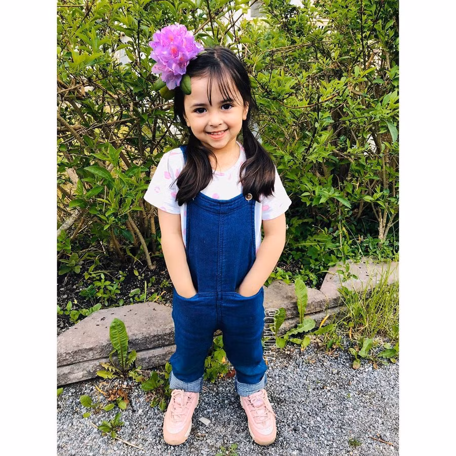 Em bé từng gây sốt MXH vì đôi mắt hệt búp bê giờ ra sao? ảnh 8