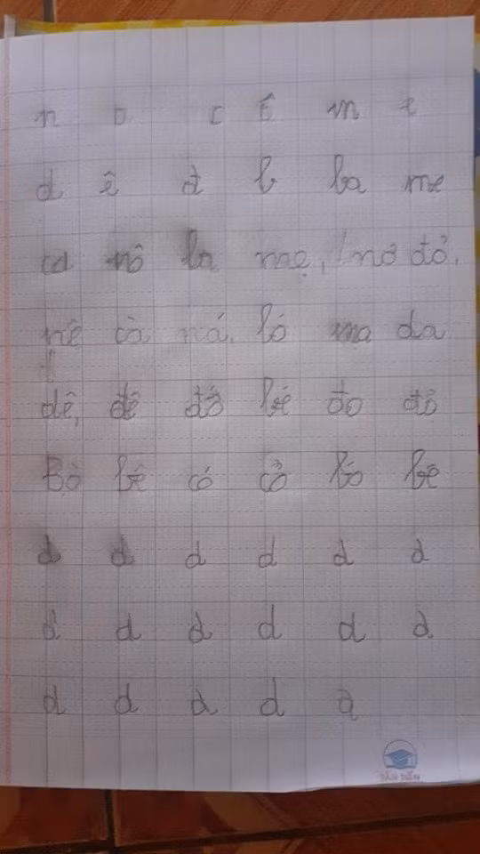 Cười vỡ bụng những màn khoe chữ con học lớp 1 ảnh 5