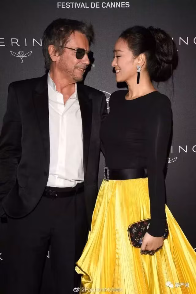 Cặp đôi chung sống hạnh phúc dù không có con chung.