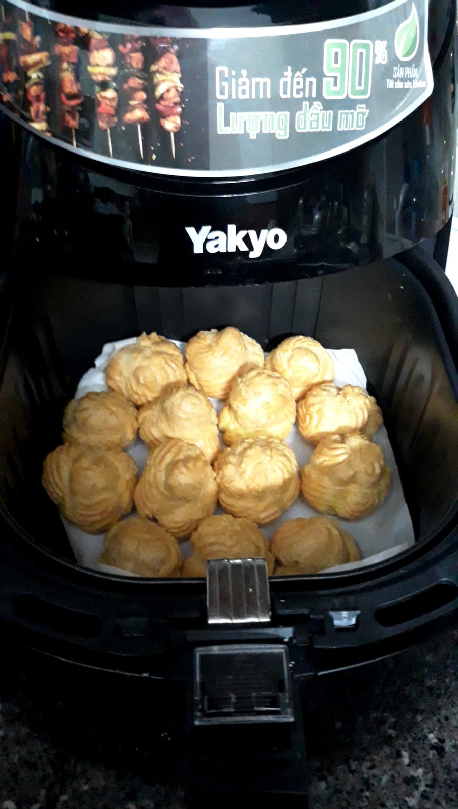 Cách làm bánh su kem dễ dàng bằng nồi chiên không dầu ảnh 18 Cách làm bánh su kem dễ dàng bằng nồi chiên không dầu ảnh 18