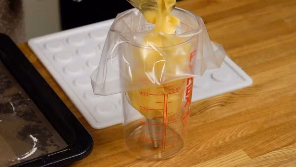 Cách làm bánh su kem dễ dàng bằng nồi chiên không dầu ảnh 5 Cách làm bánh su kem dễ dàng bằng nồi chiên không dầu ảnh 5