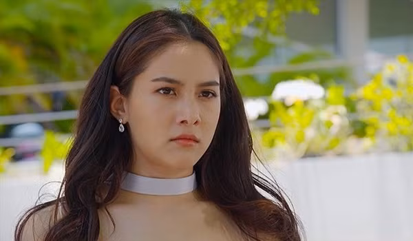 Chồng về bất ngờ lúc 12h đêm thấy vợ đang oằn mình lau dọn 3 tầng nhà, ngay lập tức anh có hành động "để đời" cùng lời tuyên bố đanh thép khiến cả nhà chồng "tái mặt" - Ảnh 1.