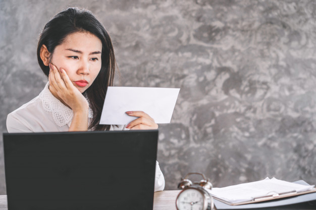Nàng công sở bị cho nghỉ sau... 2 ngày thử việc, dân mạng ngã ngửa khi biết lý do