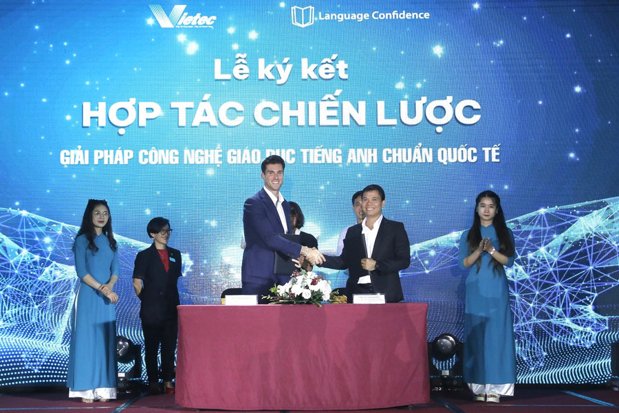 Vietec kí kết hợp tác chiến lược cùng Language Confidence. Vietec kí kết hợp tác chiến lược cùng Language Confidence.