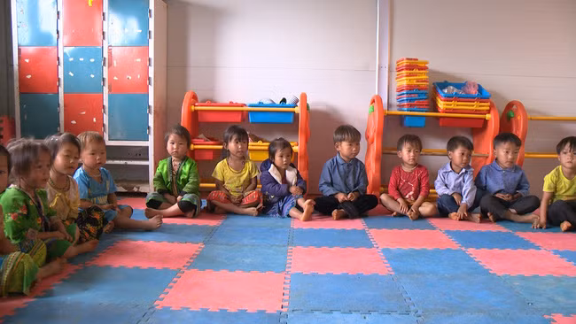 Đảm bảo điều kiện về cơ sở vật chất cho các trường mầm non vùng khó.