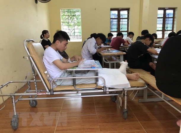 Thí sinh N.K.T dự thi tại điểm thi Trường THPT Phù Cừ, tỉnh Hưng Yên. Ảnh: Vietnamplus. Thí sinh N.K.T dự thi tại điểm thi Trường THPT Phù Cừ, tỉnh Hưng Yên. Ảnh: Vietnamplus.
