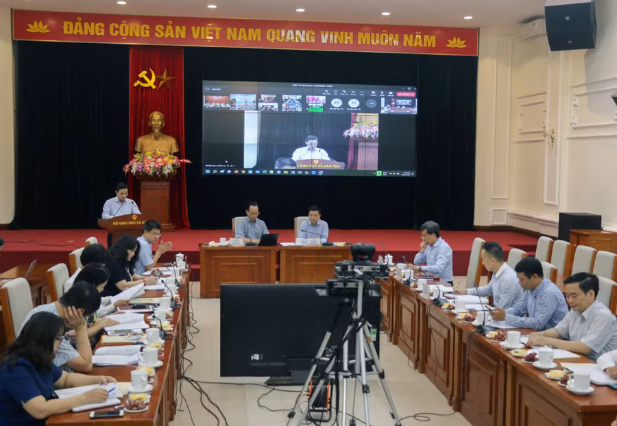 Toàn cảnh hội nghị.