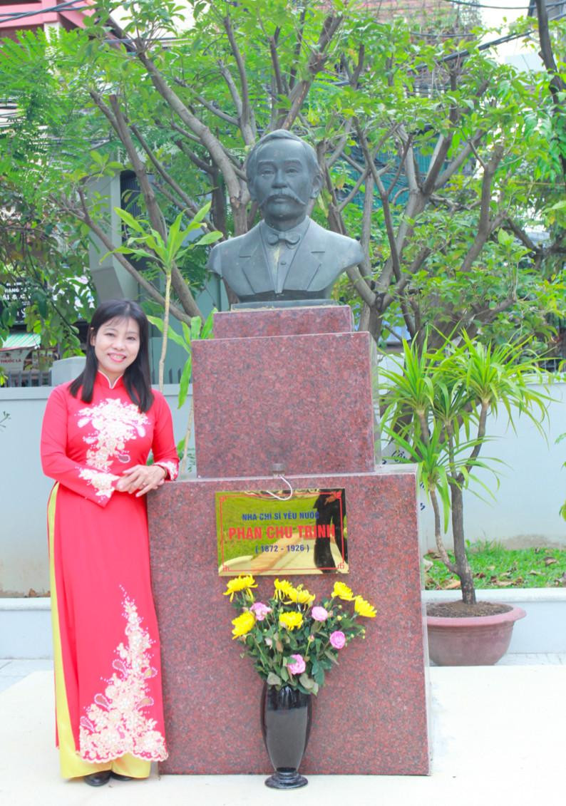 Cô giáo Nguyễn Thị Mai Hương vốn đam mê nghề giáo viên từ nhỏ. Ảnh: NVCC. Cô giáo Nguyễn Thị Mai Hương vốn đam mê nghề giáo viên từ nhỏ. Ảnh: NVCC.