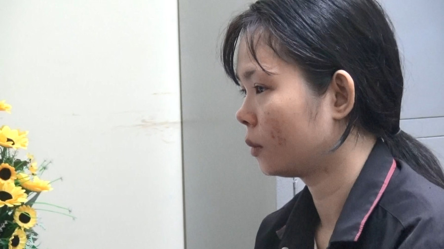 Người mẹ trẻ đánh chết chính con trai ruột của mình trong cơn say.