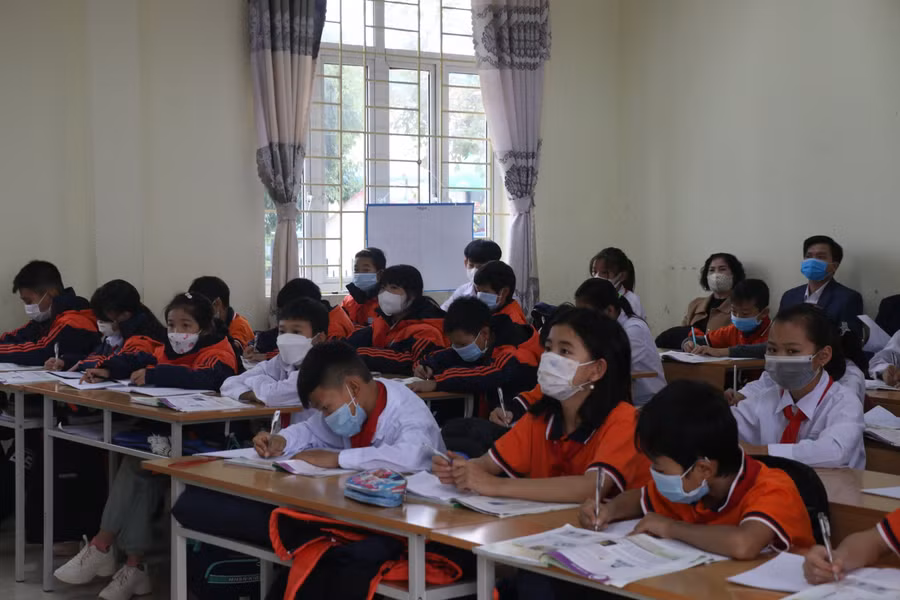 Tiết học Khoa học tự nhiên của học sinh lớp 6 Trường THCS Đồng Bục.