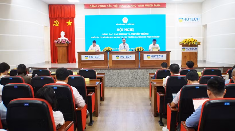 Bộ GD&amp;ĐT tổ chức Hội nghị công tác văn phòng và truyền thông khối các cơ sở giáo dục đại học.