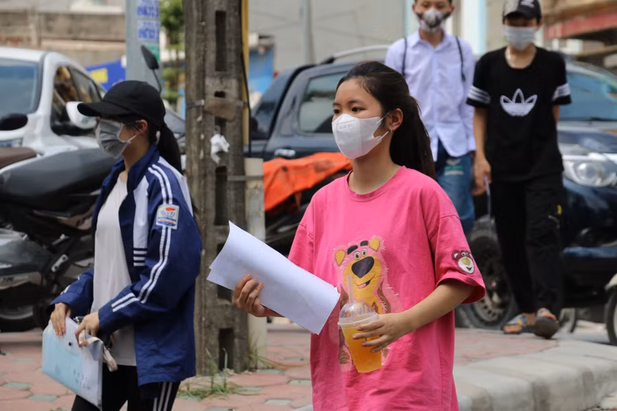 Thí sinh Hưng Yên tham dự kỳ thi vào lớp 10. Ảnh: TG.