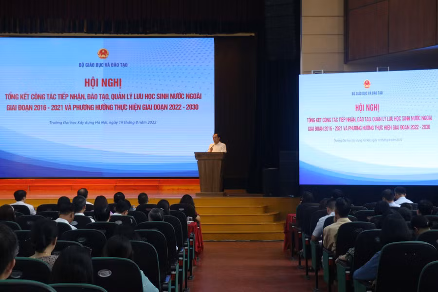 Toàn cảnh hội nghị.