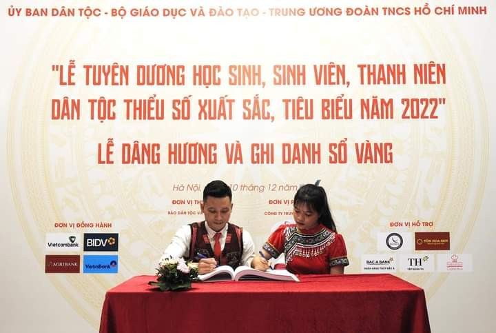 Cao Thị Thanh Lễ tham dự lễ tuyên dương học sinh, sinh viên, thanh niên DTTS xuất sắc, tiêu biểu năm 2022 tại Hà Nội. Ảnh: NVCC. Cao Thị Thanh Lễ tham dự lễ tuyên dương học sinh, sinh viên, thanh niên DTTS xuất sắc, tiêu biểu năm 2022 tại Hà Nội. Ảnh: NVCC.