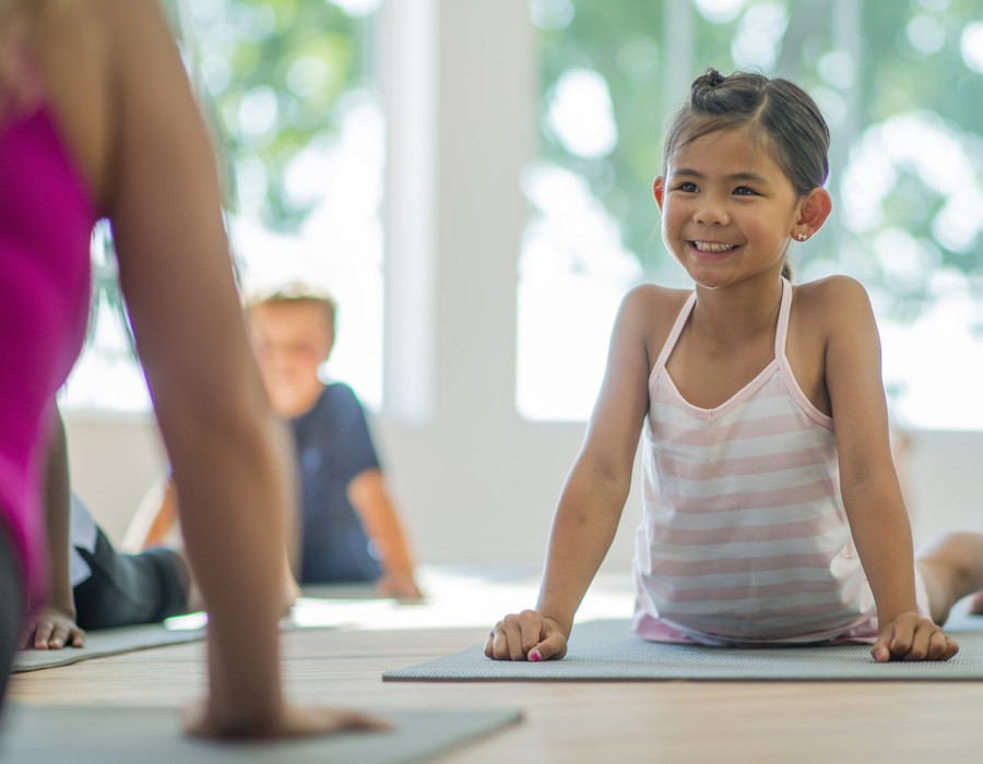 Học sinh Australia rèn luyện yoga sau giờ học. Ảnh: SBS. Học sinh Australia rèn luyện yoga sau giờ học. Ảnh: SBS.