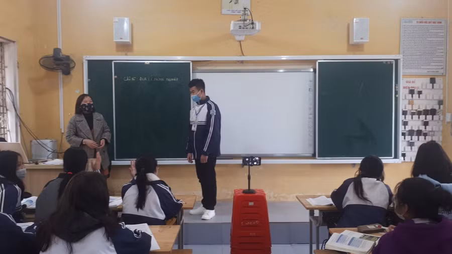 Lớp học "2 trong 1" tại Trường THPT Đức Hợp.