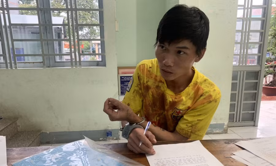 Phê ma túy, Quí dùng dao đâm chết bạn.