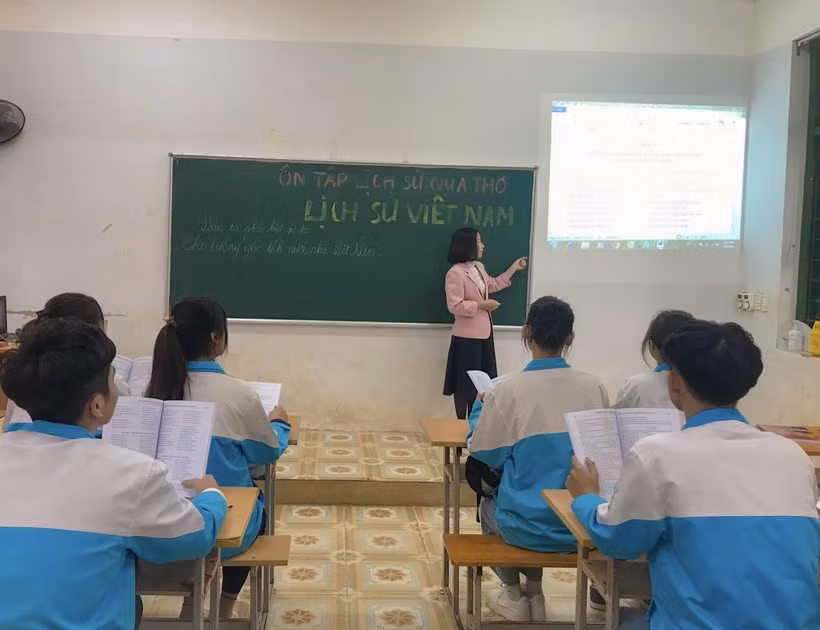 Thí sinh ôn thi tốt nghiệp THPT môn Lịch sử.