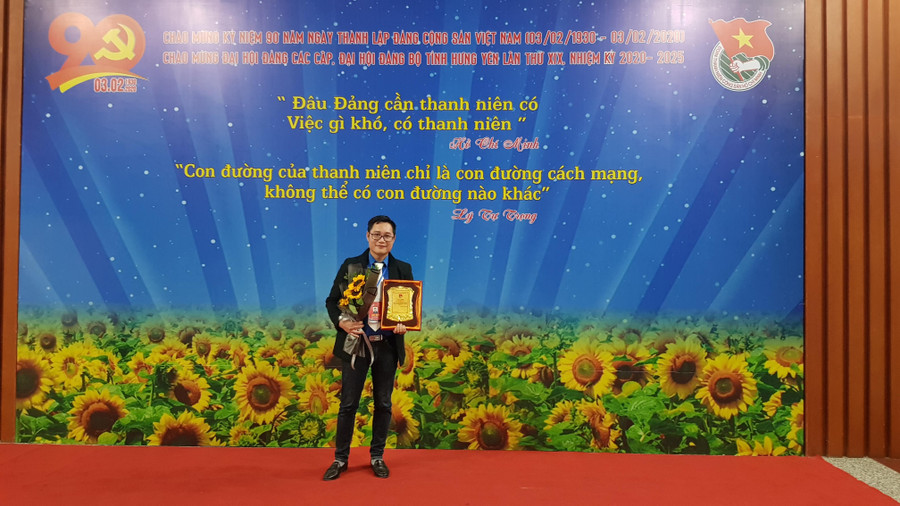 Thầy An tích cực tham gia các phong trào, hoạt động của trường và địa phương. Ảnh: NVCC. Thầy An tích cực tham gia các phong trào, hoạt động của trường và địa phương. Ảnh: NVCC.