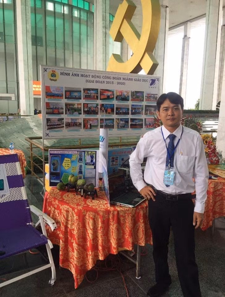 Thầy giáo Huỳnh Sinh Lel. Ảnh: NVCC.