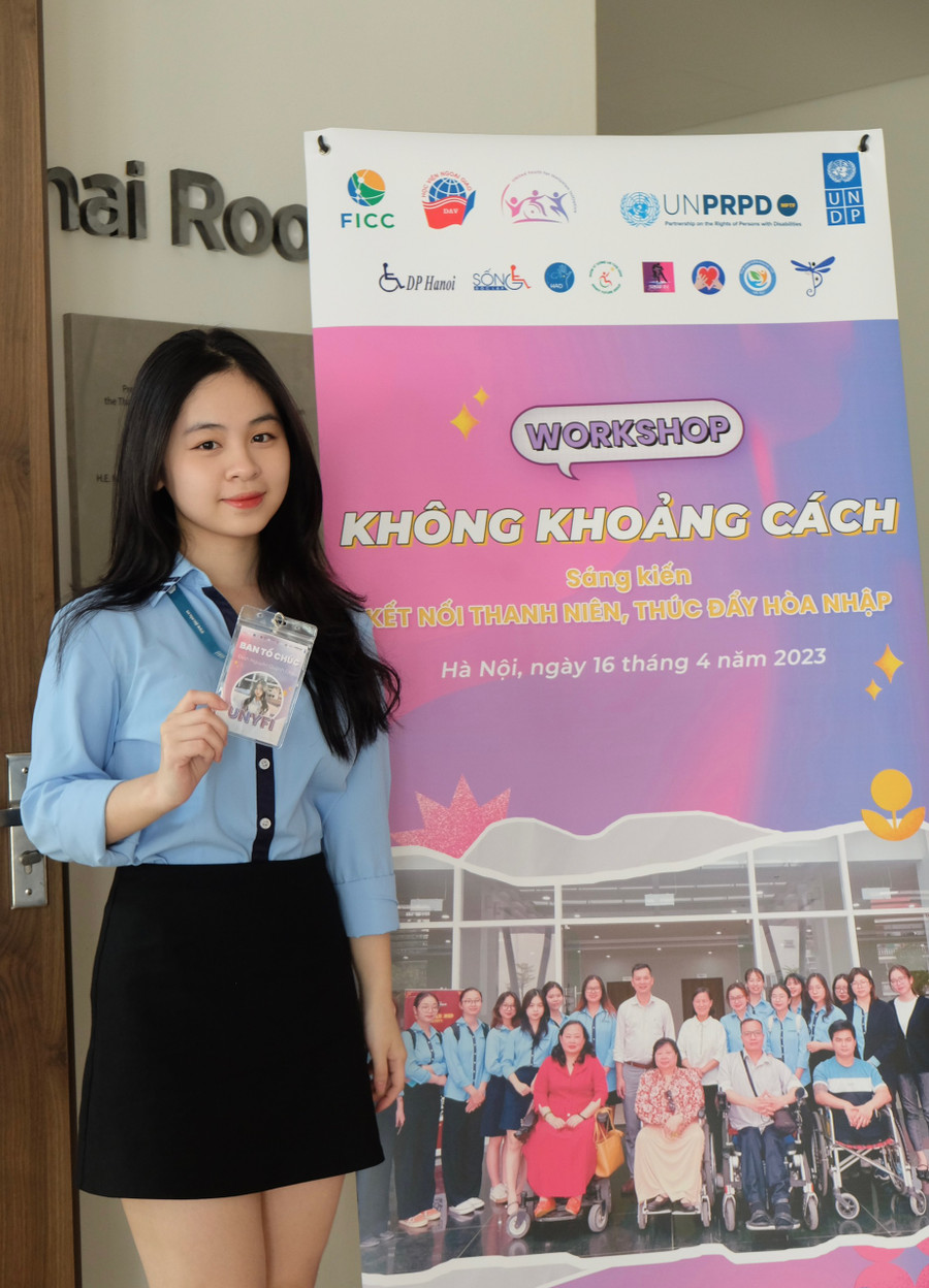 Sinh viên Học viện Ngoại giao tham gia workshop "Không khoảng cách". Sinh viên Học viện Ngoại giao tham gia workshop "Không khoảng cách".