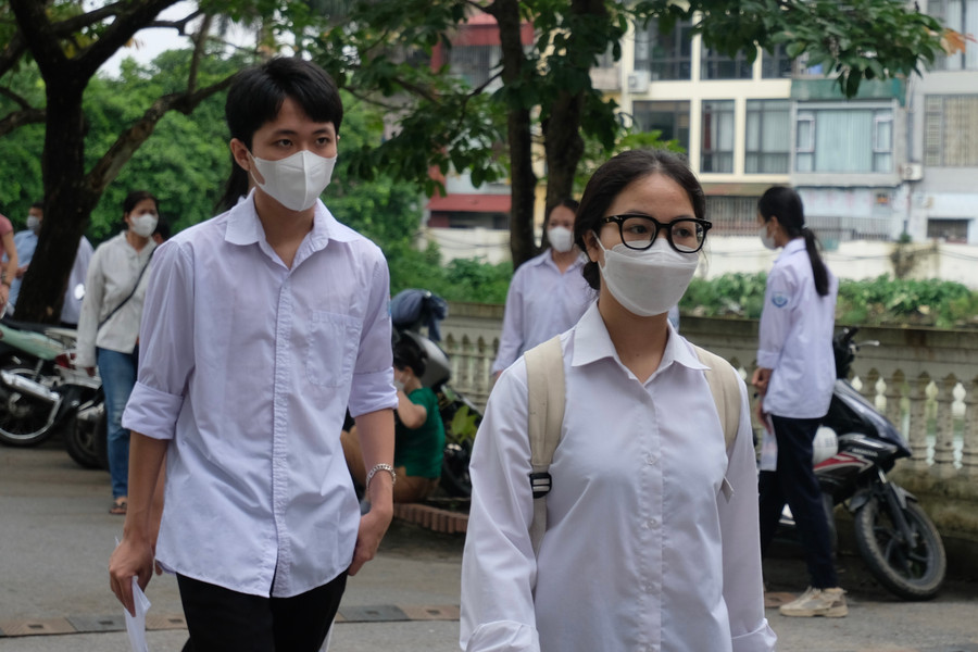 Thí sinh có mặt tại điểm thi Trường THPT Nguyễn Văn Cừ, huyện Gia Lâm, Hà Nội. Thí sinh có mặt tại điểm thi Trường THPT Nguyễn Văn Cừ, huyện Gia Lâm, Hà Nội.