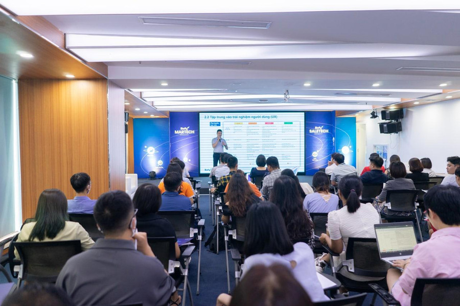 Sự kiện ra mắt trọn bộ giải pháp thúc đẩy truyền thông và bứt phá tuyển sinh cho ngành giáo dục SMART EDU 5.0. Sự kiện ra mắt trọn bộ giải pháp thúc đẩy truyền thông và bứt phá tuyển sinh cho ngành giáo dục SMART EDU 5.0.