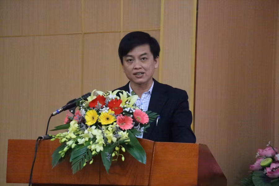 Ông Lê Khánh Lương, Quyền Vụ trưởng Vụ Bình đẳng giới, Bộ Lao động, Thương binh và Xã hội, trình bày tham luận tại hội nghị.