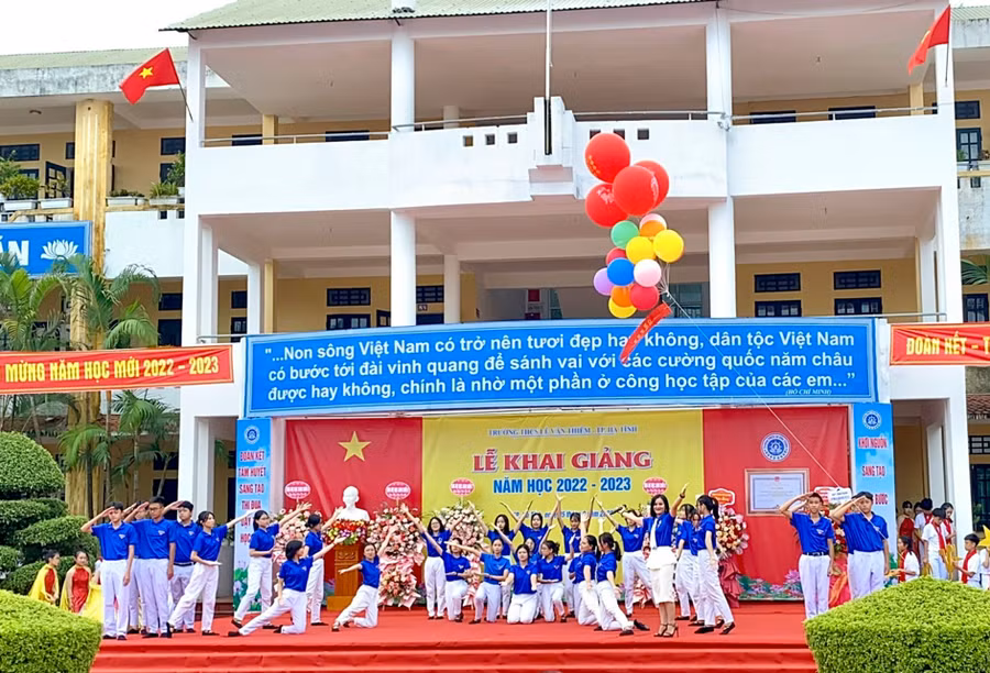 Các tiết mục văn nghệ chào mừng năm học mới do học sinh nhà trường xây dựng.