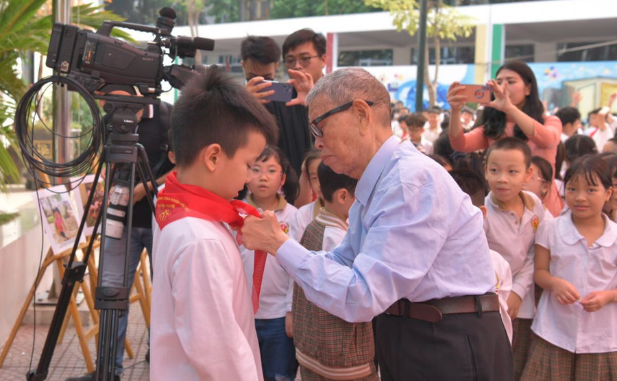 Cuộc thi nhằm phát hiện những tấm gương thiếu nhi tiêu biểu trong phong trào "Nghìn việc tốt". Cuộc thi nhằm phát hiện những tấm gương thiếu nhi tiêu biểu trong phong trào "Nghìn việc tốt".