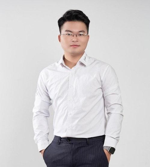 Thầy giáo Nguyễn Phan Tiến. Ảnh: NVCC.